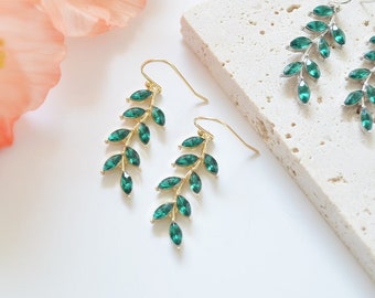 Emerald Green Leaf Earrings, Green stone Earrings, Emerald necklace and Earrings set, Bridesmaid gift, Wedding Necklace, Wedding earrings