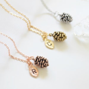 Collar de piña, collar con inicial, joyas navideñas, regalo navideño, collar de niña de las flores, collar de dama de honor, regalo para ella, regalo para mamá
