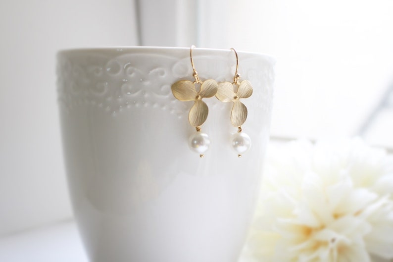 Bridesmaid gift Mothers day gift Rose gold earrings Bridesmaid earrings Orchid and Fresh Water Pearl earrings Wedding earrings
