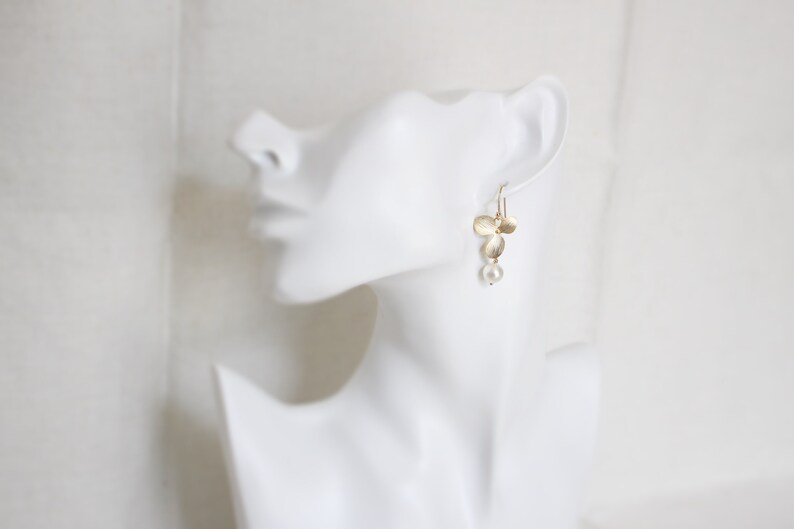 Bridesmaid gift Mothers day gift Rose gold earrings Bridesmaid earrings Orchid and Fresh Water Pearl earrings Wedding earrings
