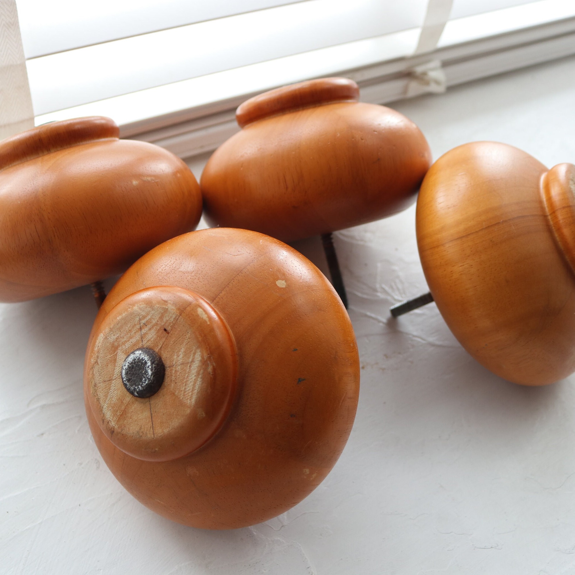 Wooden bun feet best sale