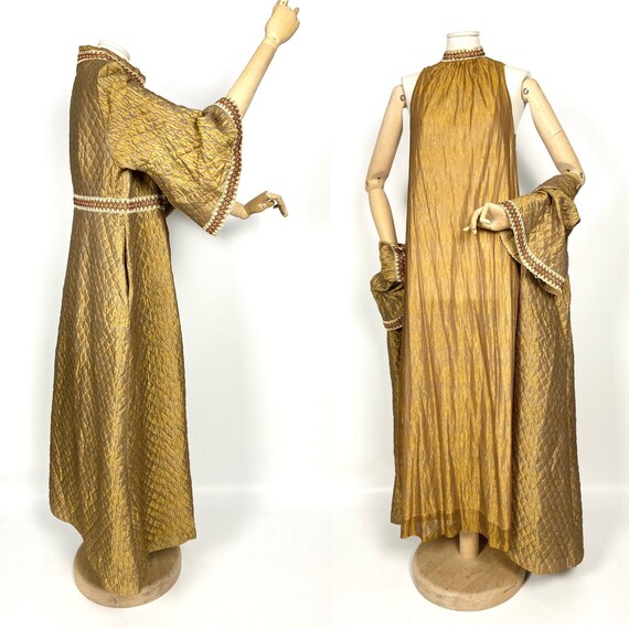 Stunning vintage 60s nightwear in copper gold. Qui
