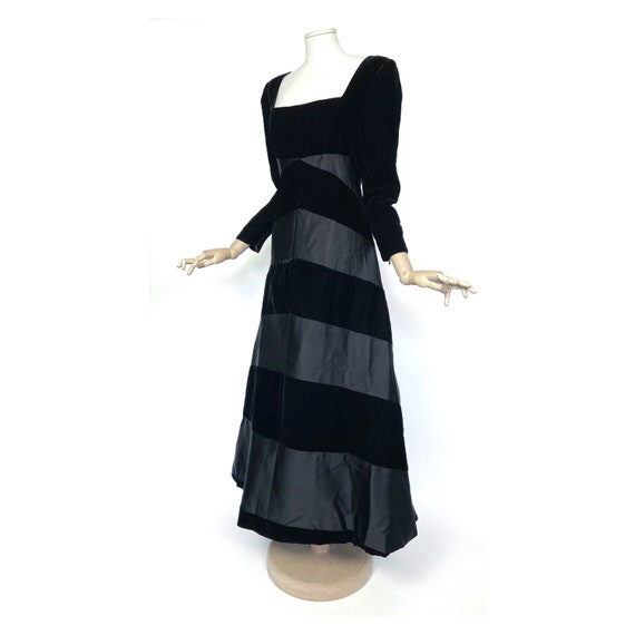 Vintage 90s Oscar De La Renta black striped maxi d