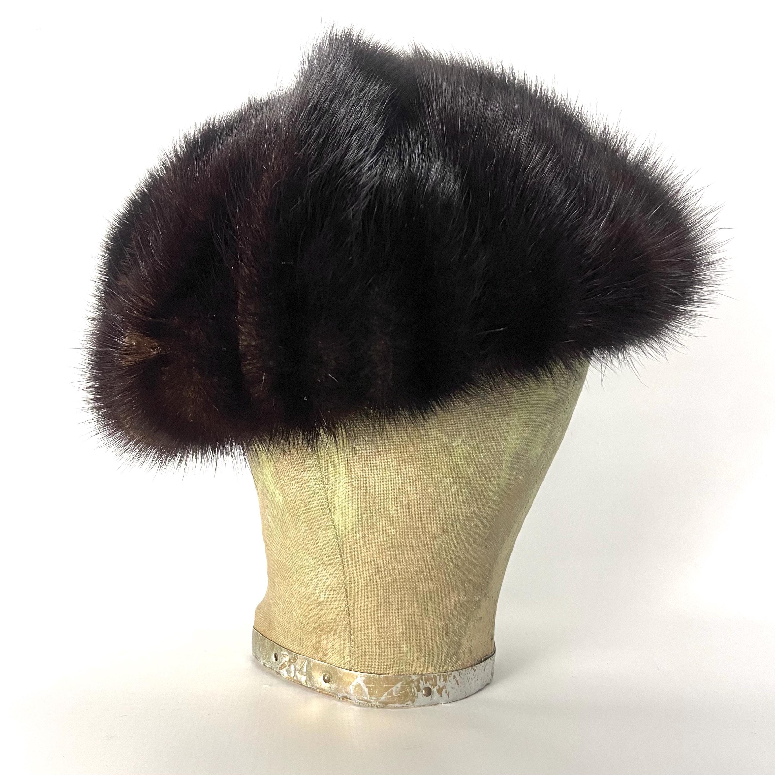 Vintage dark brown mink fur beret hat. S