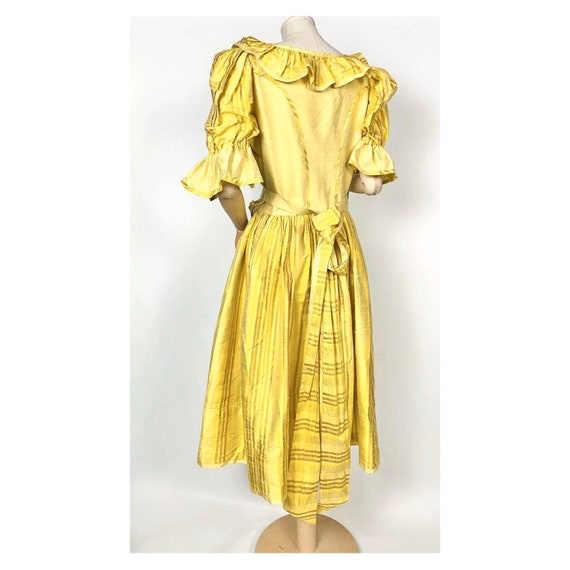 Vintage luxury yellow silk dress Die schöne Münch… - image 2