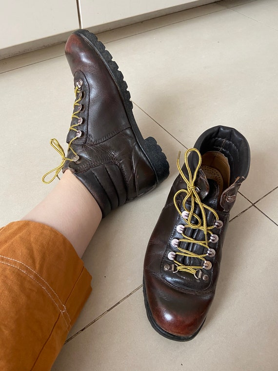 hiking boots vintage style