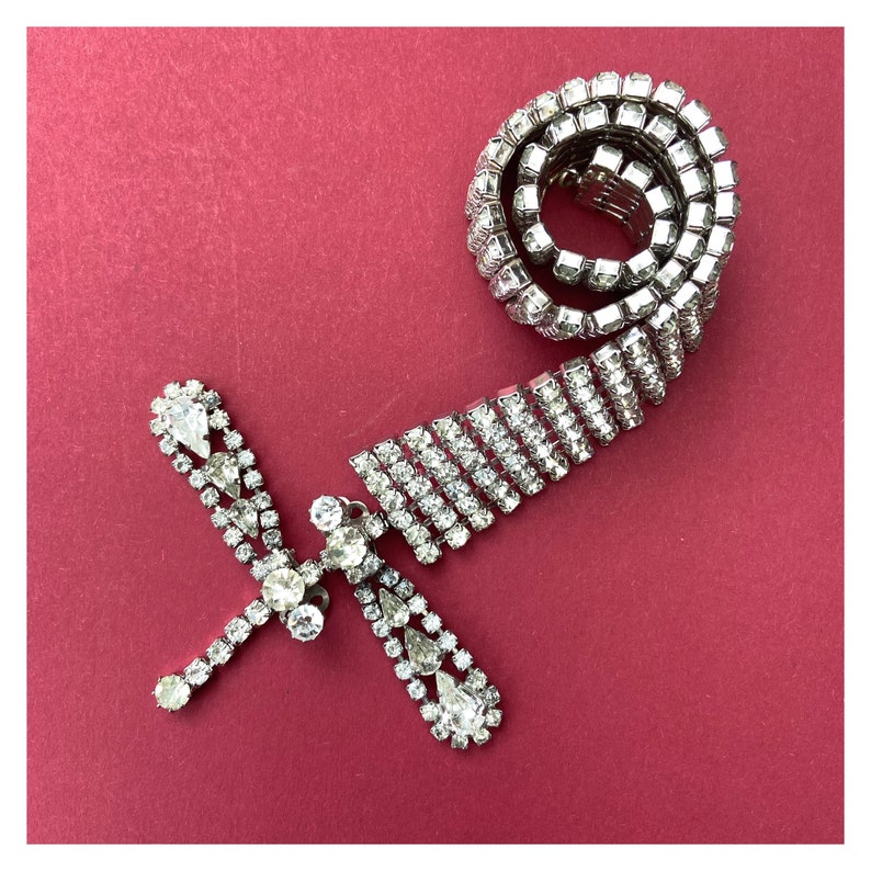 Beautiful vintage teardrop clip on earrings Pinup Diamonte clip ons Luxury look earrings. Burlesque Glamour