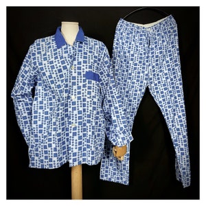 Vintage 80s mens pyjamas by Sunray. Retro geometric pattern mens nightwear. 2 piece blue pyjamas. Daddy pjs. Christmas gift for him. 40&quot;