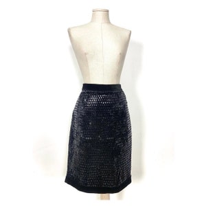 VTG black velvet pencil skirt with oval sequins. 90s shiny embellished skirt.  30&quot; S