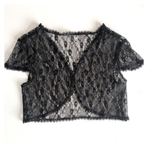50s vintage black nylon lace shrug. Black lace bolero. Black lace cropped top. Boudoir. Lingerie. Vintage nightwear. Pinup. Goth. S