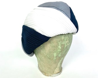 Vintage 1960s three colour beret hat. Black, grey and white turban style pillbox hat. Retro ribbed pleated texture hat. S