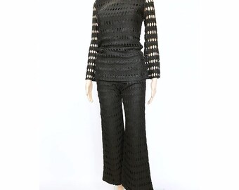 60s/70s vintage black pants suit by Simon Ellis. Lace long sleeve top and trousers. Go-Go. MOD XS 6/8UK