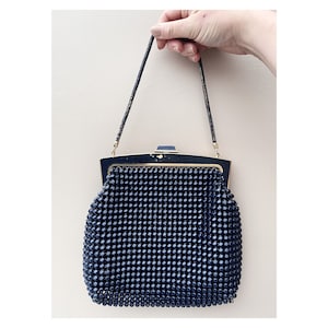 60er/70er Jahre vintage marineblaue Perlentasche. Retro Abendhandtasche. Popcorn Perlen. MOD Gelegentliche Tasche. Pinup.