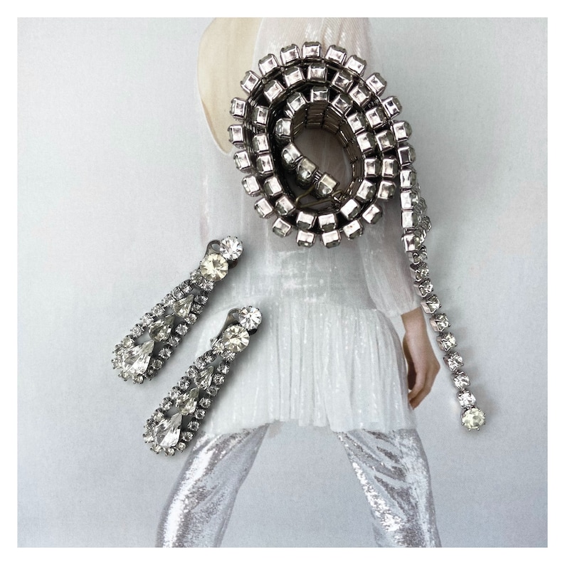 Beautiful vintage teardrop clip on earrings Pinup Diamonte clip ons Luxury look earrings. Burlesque Glamour