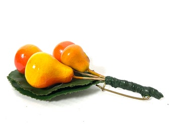 1960s vintage brooch with enamelled pears. Fruit brooch. Retro jewellery with fruits. Vintage pin with ripe fruits. 3”