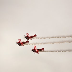 Bi-planes in Formation