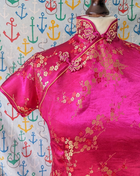 Vintage pink & gold embroidered Cheongsam orienta… - image 4