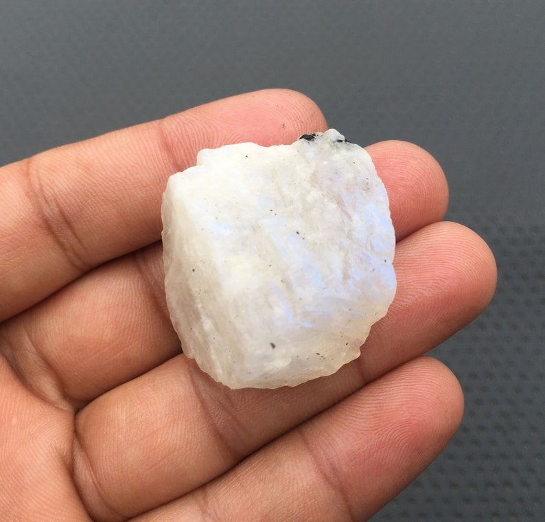Untreated Rough Natural Flashy Moonstone Crystal Gemstone Flashy Specimen Raw Moonstone,Size 24x30 MM Rainbow Fire Moonstone Specimen Stone