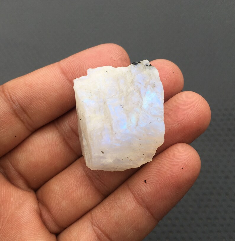 Untreated Rough Natural Flashy Moonstone Crystal Gemstone Flashy Specimen Raw Moonstone,Size 24x30 MM Rainbow Fire Moonstone Specimen Stone