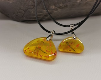 Handmade &quot;Dragonfly in amber-resin&quot; pendant Outlander inspired