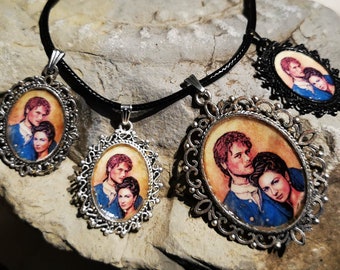 Pendant of the original artwork "River Run" of Jamie and Claire Fraser form Outlander