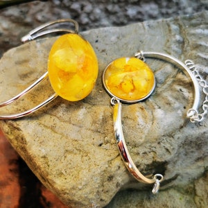 Real daffodil bangle/ bracelet