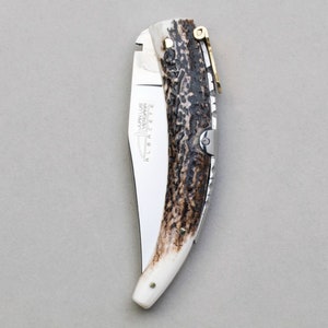 folding knife made by Juan Luis Vergara. Carved amourette image 3