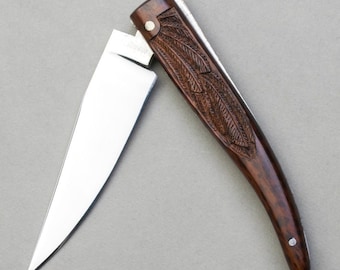 folding knife made by Juan Luis Vergara. Carved amourette