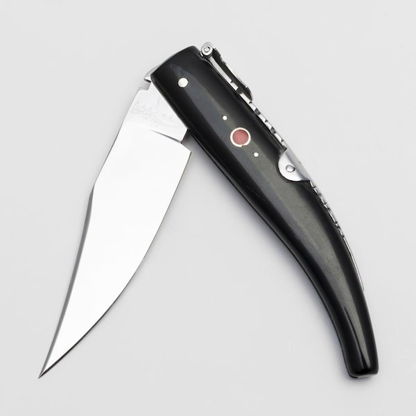 folding knife made by Juan Luis Vergara. Buffalo nº1 - red eye