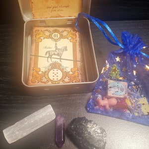 Lenormand psychic tin set