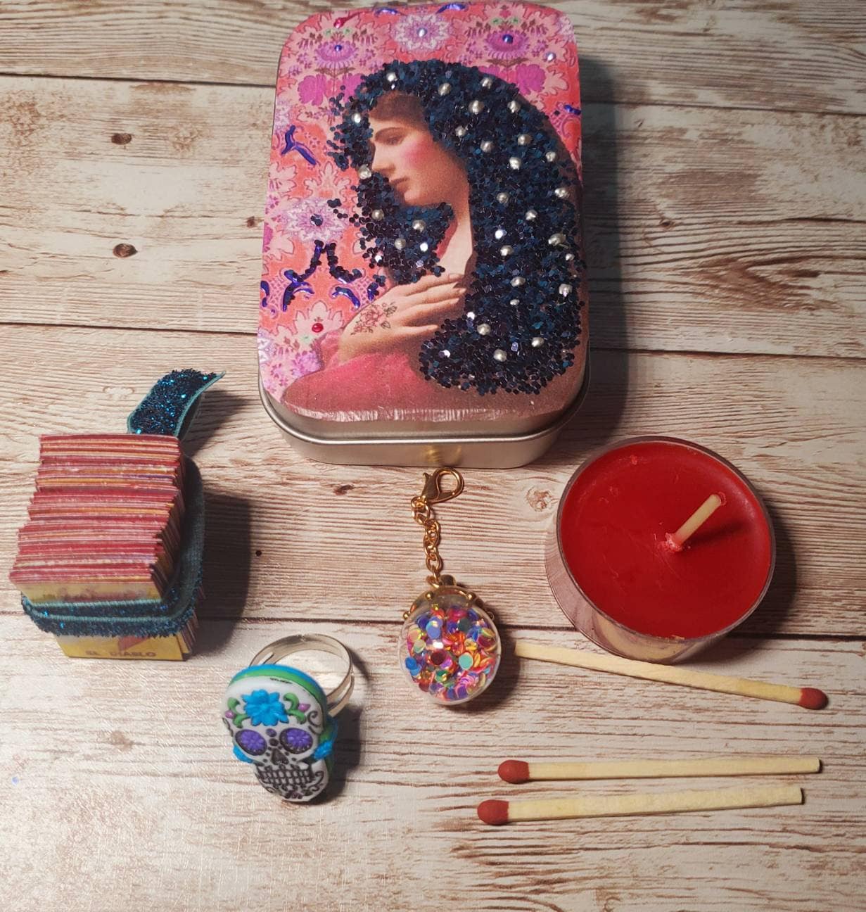 Día de los Muertos Lotería Set: Repurposed Altoid Tin with Traditional Mexican Card Game