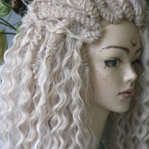 Boho Braid-In Waves: Blonde Synthetic Dreads - 22 inch DE/SE Extensions