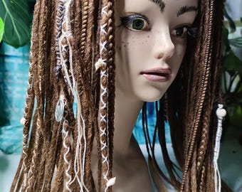 手作りのボヘミアン風クロシェ編みドレッドヘア - ナチュラルブラウンとブロンドのブレンド