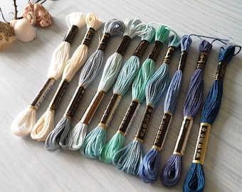 青色の刺繍糸パック