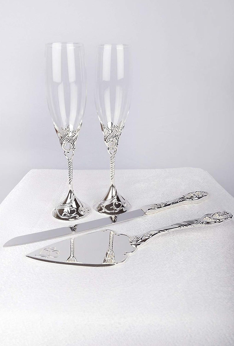 Unik Occasions Wedding Toasting Glasses and Cake Serving Set