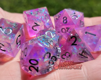Juego de dados de color champán rosado: dados de resina poliédrica con bordes afilados