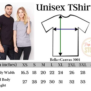 Peut inclure: Image d'un homme et d'une femme portant des t-shirts noirs et gris. L'image comprend un tableau des tailles pour les t-shirts unisexes, avec des mesures en pouces pour la largeur du corps et la longueur totale du corps. La marque est Bella+Canvas 3001.