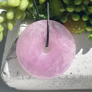 AAA+ Natural Kunzite donut pendant, KUN040