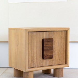 WESTRIDGE white oak nightstand