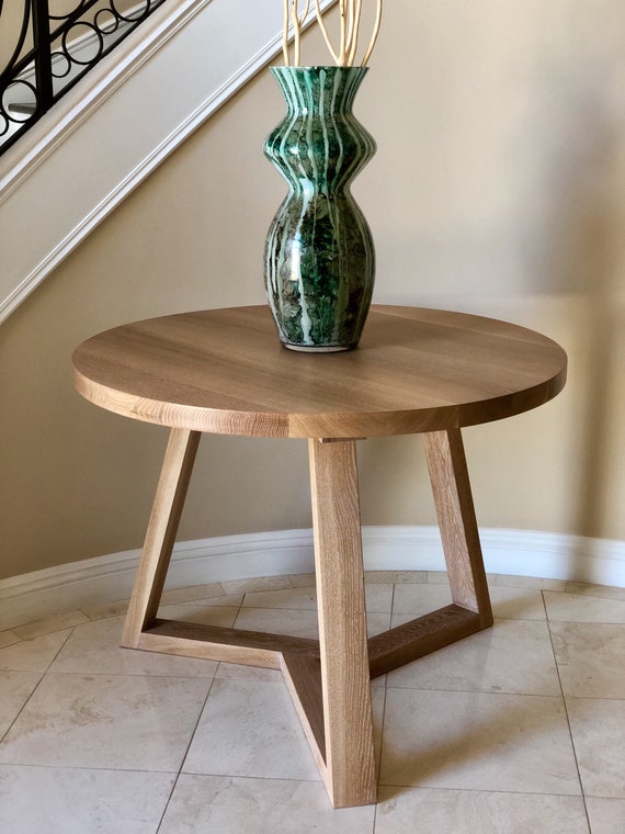 Round Rift Sawn White Oak Dining Table