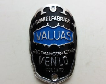 Insigne SERRUS Tête Vintage – Vélo Ancien Français, Métal, Fabriqué En France