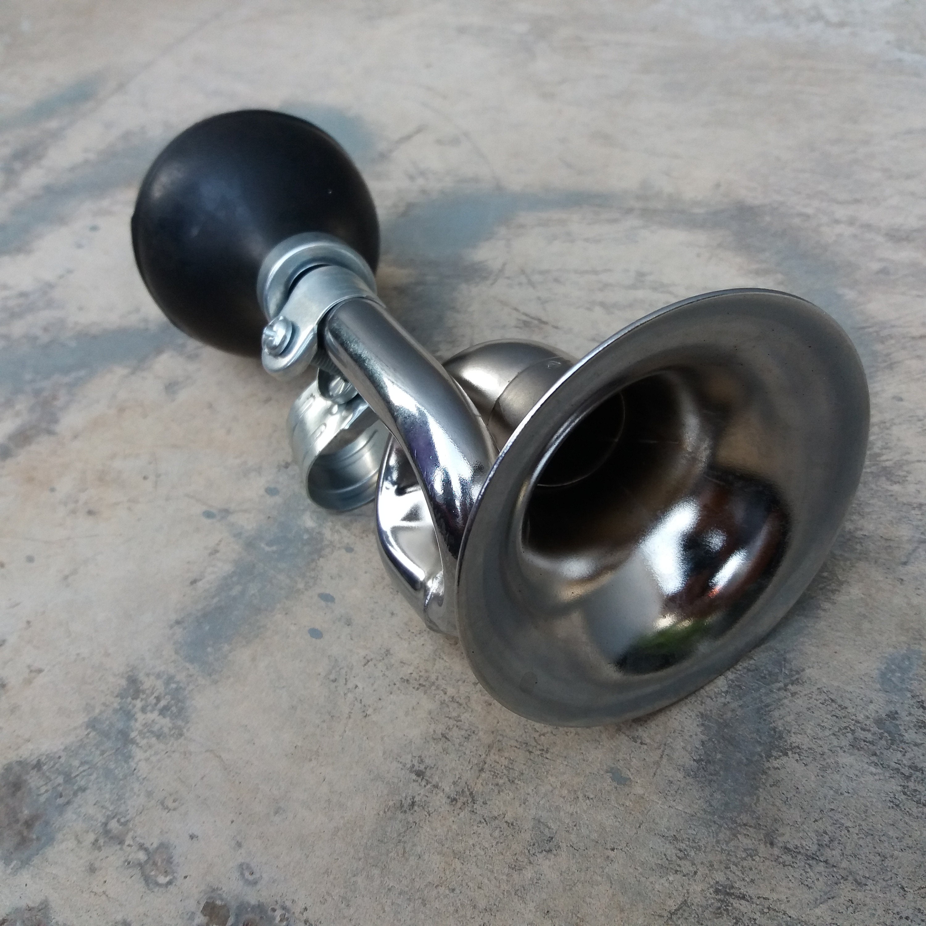 Chromed Silver Bicycle Horn, Fits Vintage and Modern Bikes