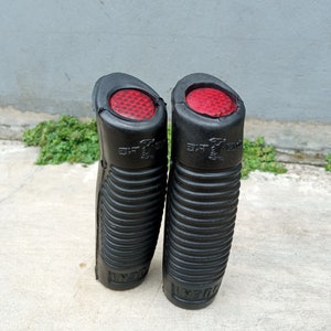 1 Pair Bicycle Handlebar Grips Black HOENI 4&quot; Length Grip Fit vintage bicycle NOS