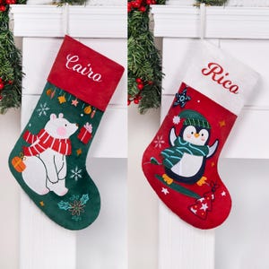 Medias navideñas personalizadas de terciopelo de lujo, bordadas, con apliques navideños y nombre para decoración familiar. imagen 9