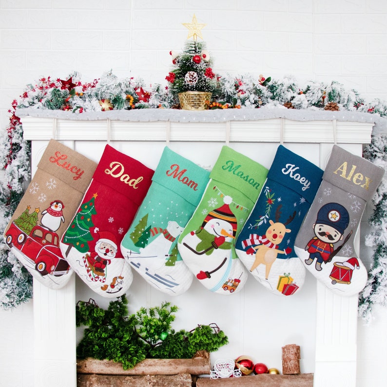 Personalized Christmas Stockings Burlap Holiday Stocking for Family Decoration Linen Embroidery Applique Holiday Ornament with Glitter Name 