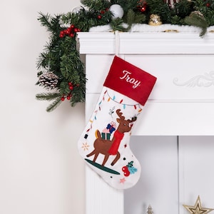 Medias navideñas personalizadas de terciopelo de lujo, bordadas, con apliques navideños y nombre para decoración familiar. #3 Deer