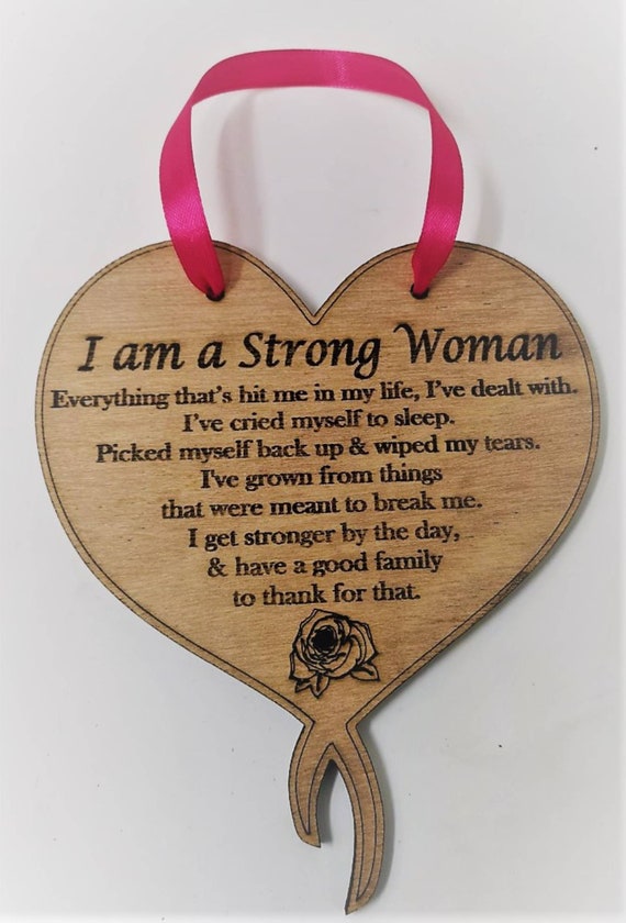 Je Suis Une Femme Forte Panneau En Bois Citation De Grave Etsy
