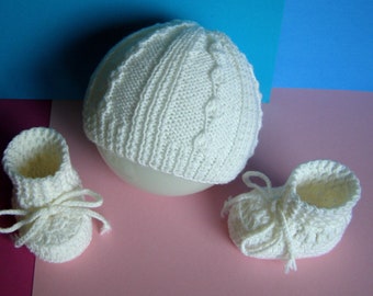 Newborn hat and booties set, white pure merino  wool hand knitted and crocheted gift for infant, baby christening, baptism set