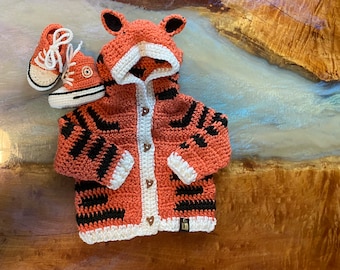 Maglione tigre, set di maglioni all'uncinetto per bambini, regalo per la doccia per bambini, abito per bambini unisex, regalo per bambini personalizzato, regalo per bambini personalizzato, ricordo per bambini