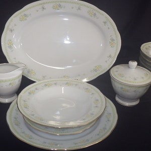 Fine China Dinnerware set Yellow floral service 8 CX54 China EUC gold trim 26pc